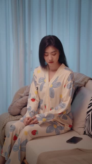 伍折天重生之女帝当总裁（9集）在线免费观影