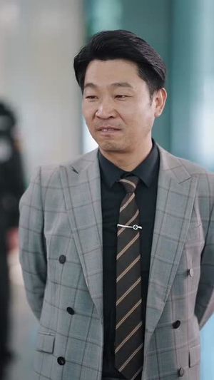 正搬砖呢,被大小姐拉去领证了(65集) 正搬砖呢,被大小姐拉去领证了(65集)好看的短剧分享