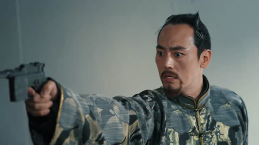 裂焰（50集）每天短剧分享