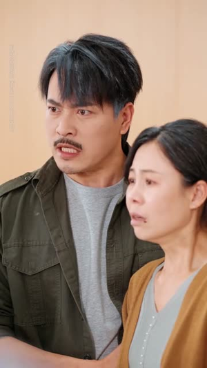 被全网唾弃后，我偷偷打开直播（60集）火热短剧抢先看